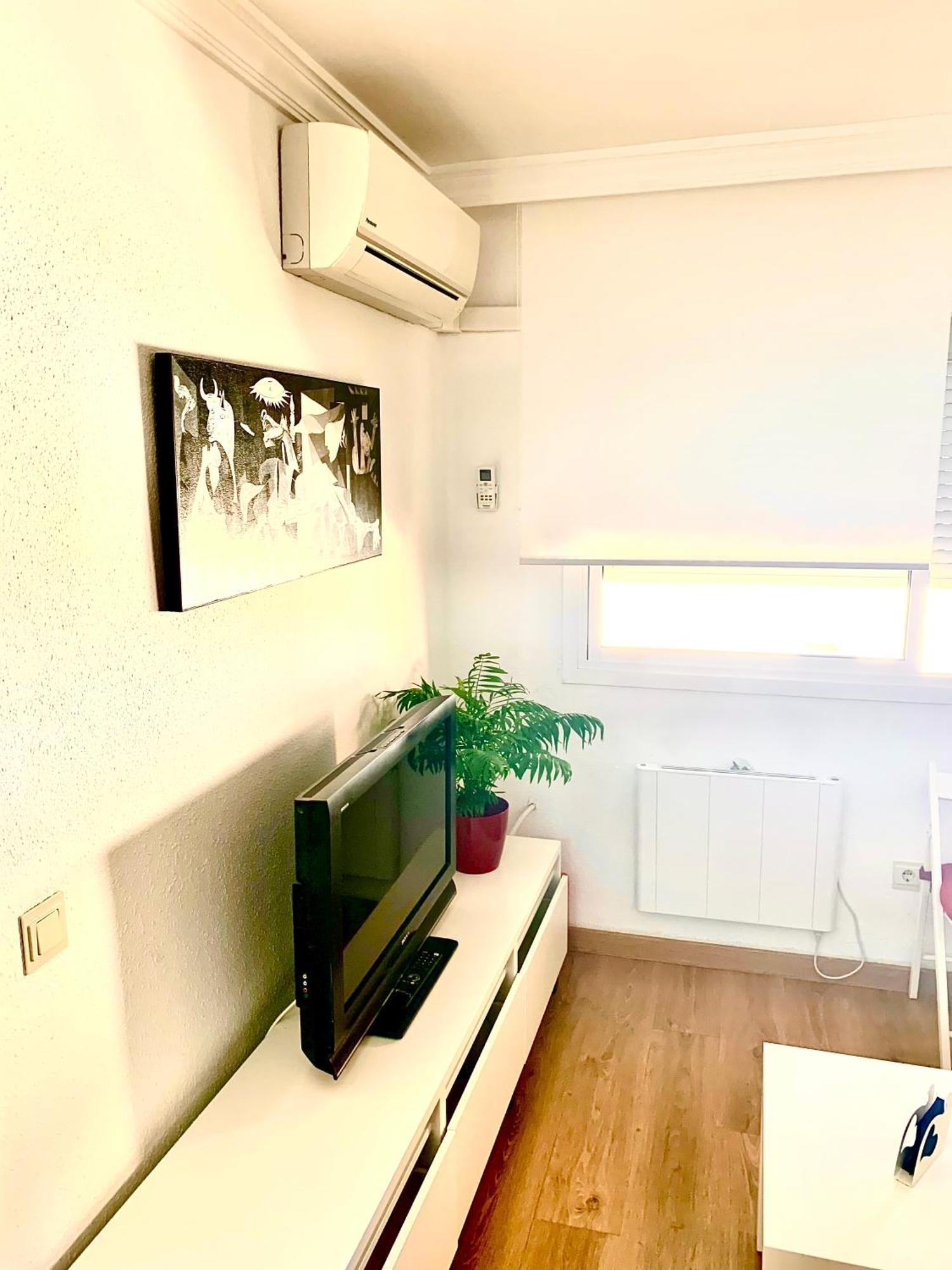Ana'S Apartment Parking Gratuito Málaga Kültér fotó